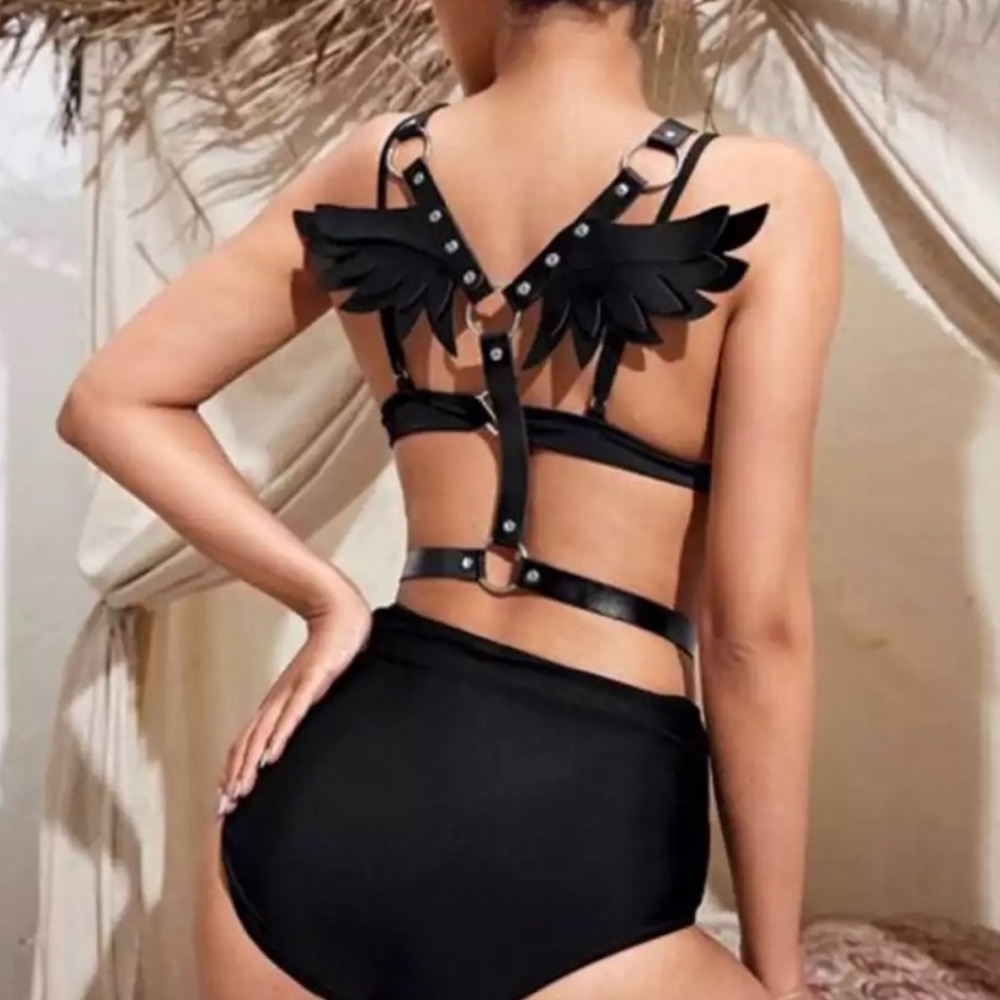 Vegan PU Leather Angel Wing Harness - Picture 4 of 12